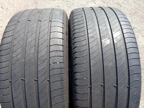 Гуми Летни 235/40R19, снимка 1 - Гуми и джанти - 49383693