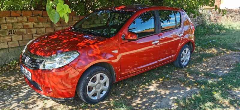 Dacia Sandero 1.6 LPG, снимка 2 - Автомобили и джипове - 51344289