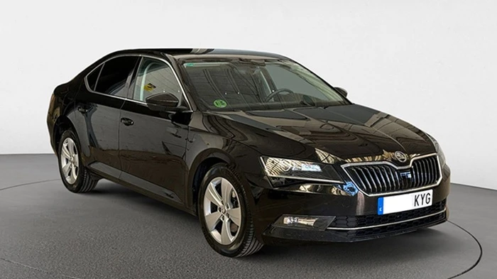 Skoda Superb, снимка 1 - Автомобили и джипове - 48227012