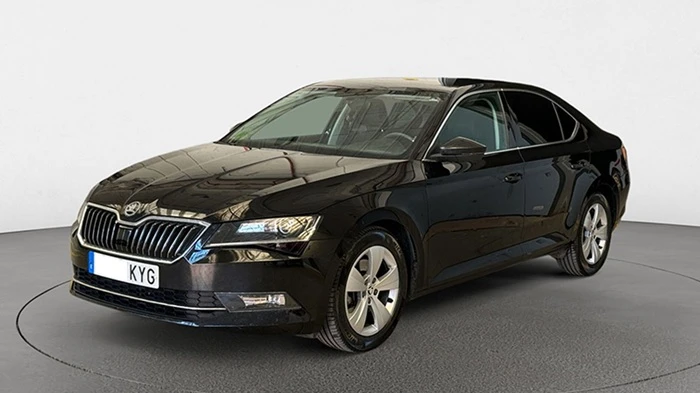 Skoda Superb, снимка 3 - Автомобили и джипове - 48227012