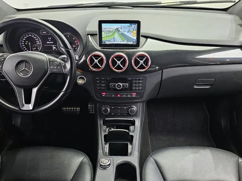 Mercedes-Benz B 200 2.0, снимка 7 - Автомобили и джипове - 54278312