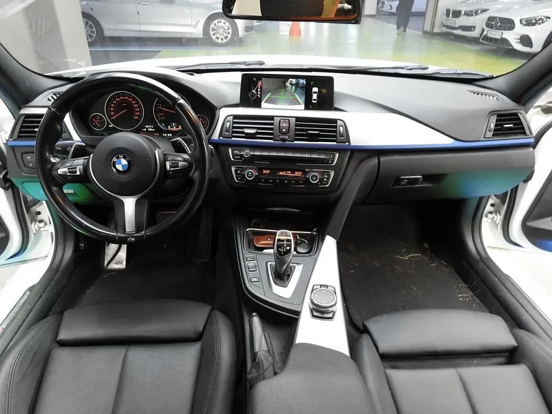 BMW 320 D M Performance Edition, снимка 7 - Автомобили и джипове - 56161784