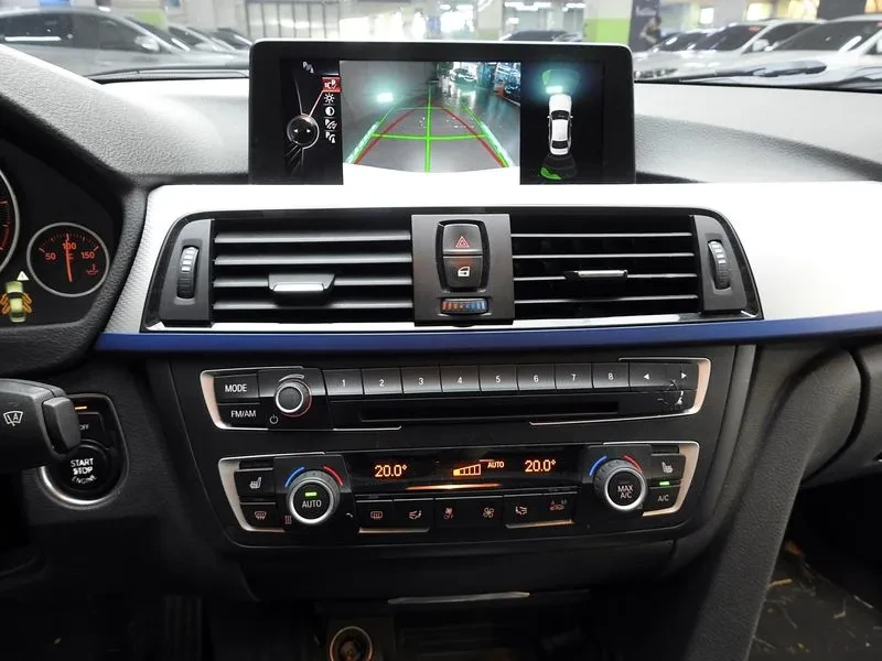 BMW 320 D M Performance Edition, снимка 14 - Автомобили и джипове - 56161784