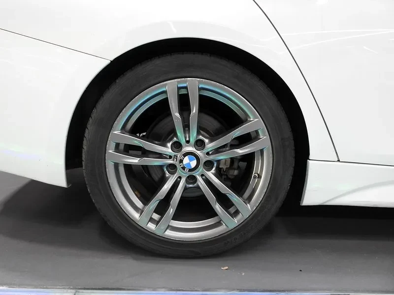 BMW 320 D M Performance Edition, снимка 5 - Автомобили и джипове - 56161784