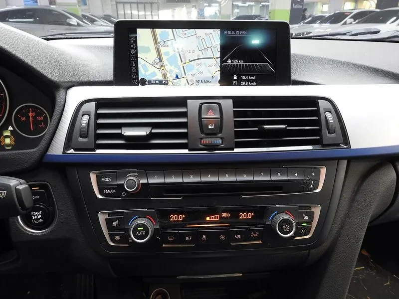 BMW 320 D M Performance Edition, снимка 15 - Автомобили и джипове - 56161784