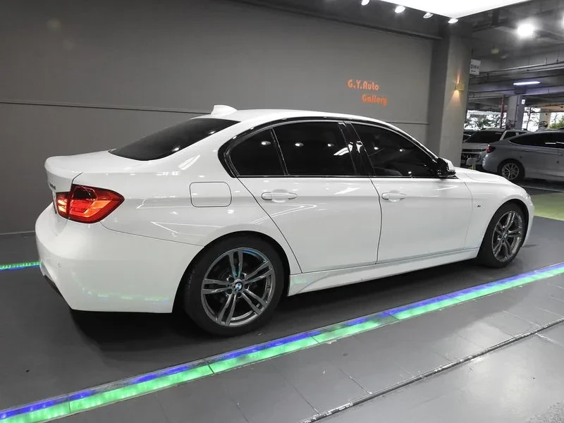 BMW 320 D M Performance Edition, снимка 2 - Автомобили и джипове - 56161784