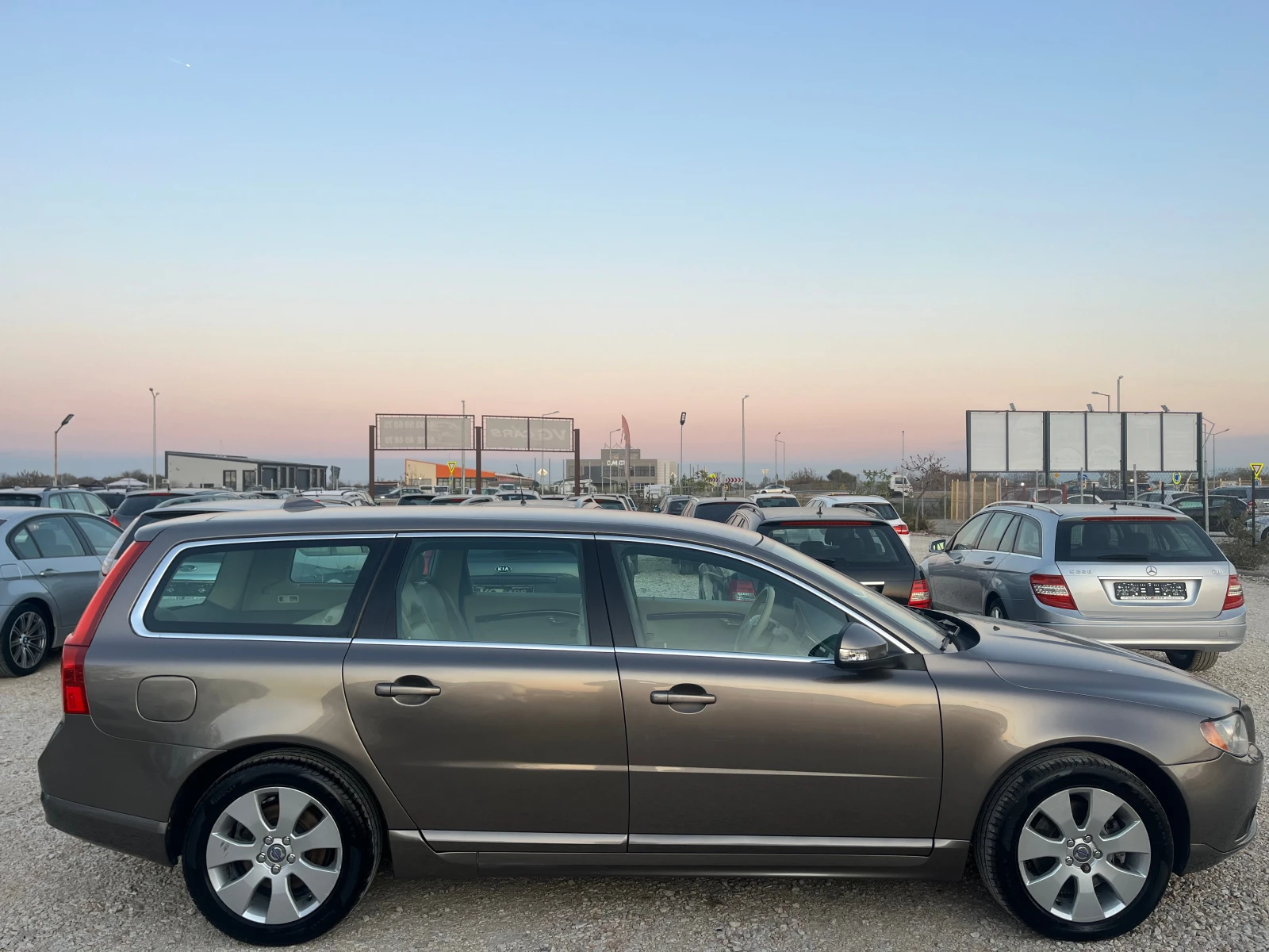 Volvo V70 2.4D, 163ck., АВТОМАТИК, ЛИЗИНГ - изображение 8