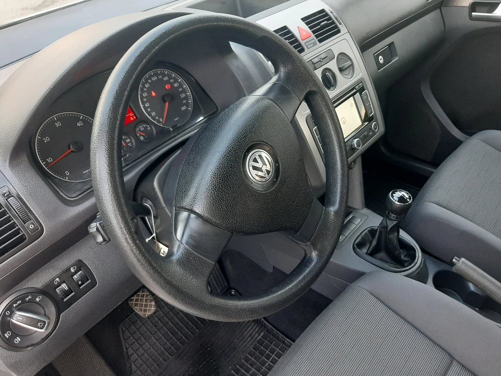 VW Touran 1.9TDI 105кс.6sk.7m. - изображение 10