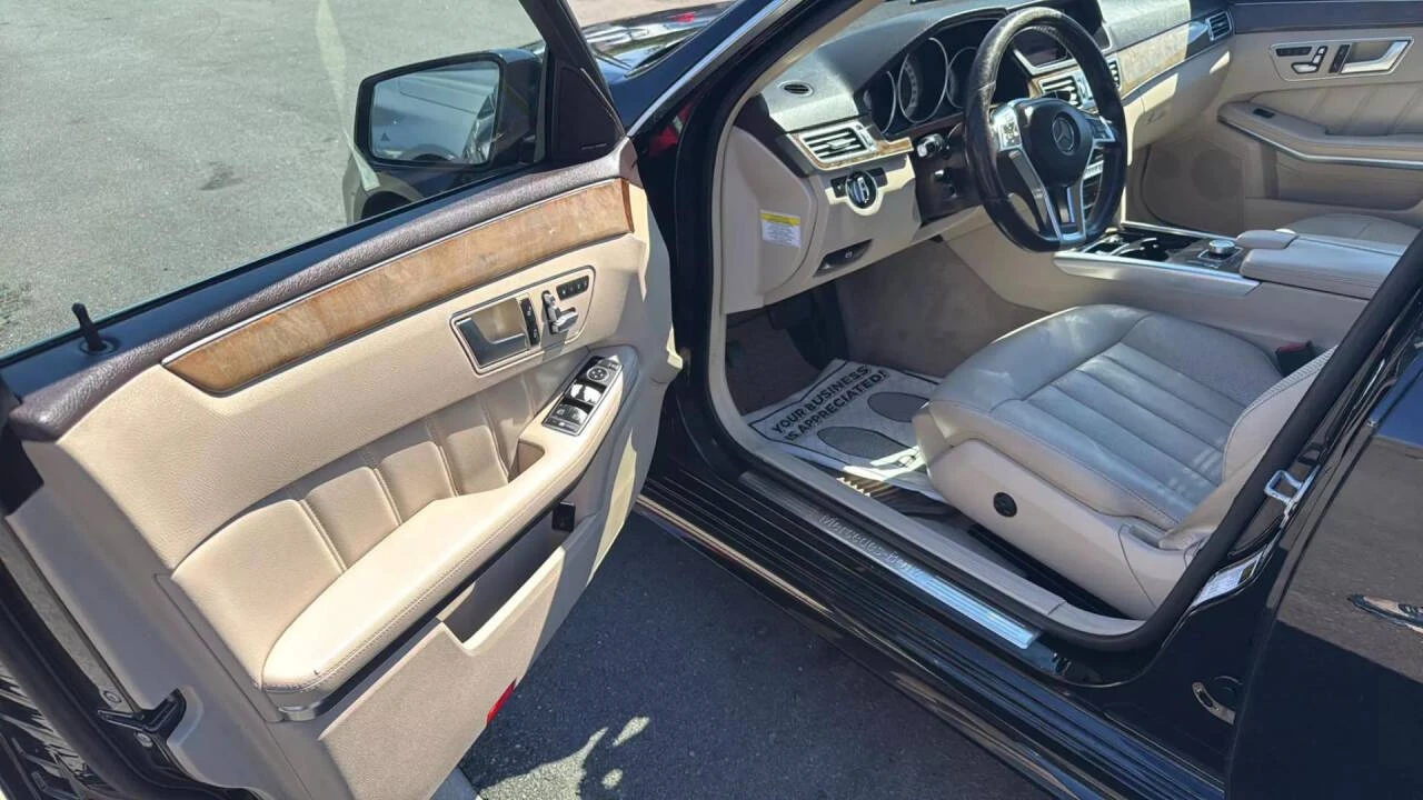 Mercedes-Benz E 500 AMG* PACK* 4MATIC* ПОДГРЕВ* ОБДУХВАНЕ* КАМЕРА* МАС - изображение 9