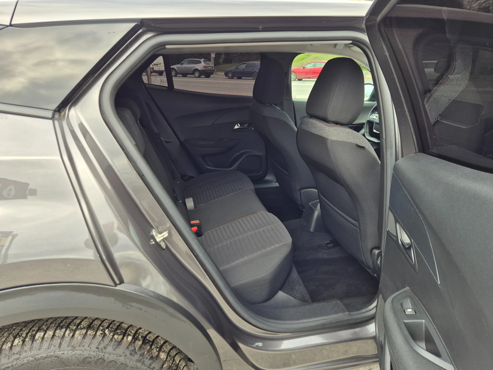 Peugeot 2008 1.2 i Turbo , снимка 10 - Автомобили и джипове - 53270048