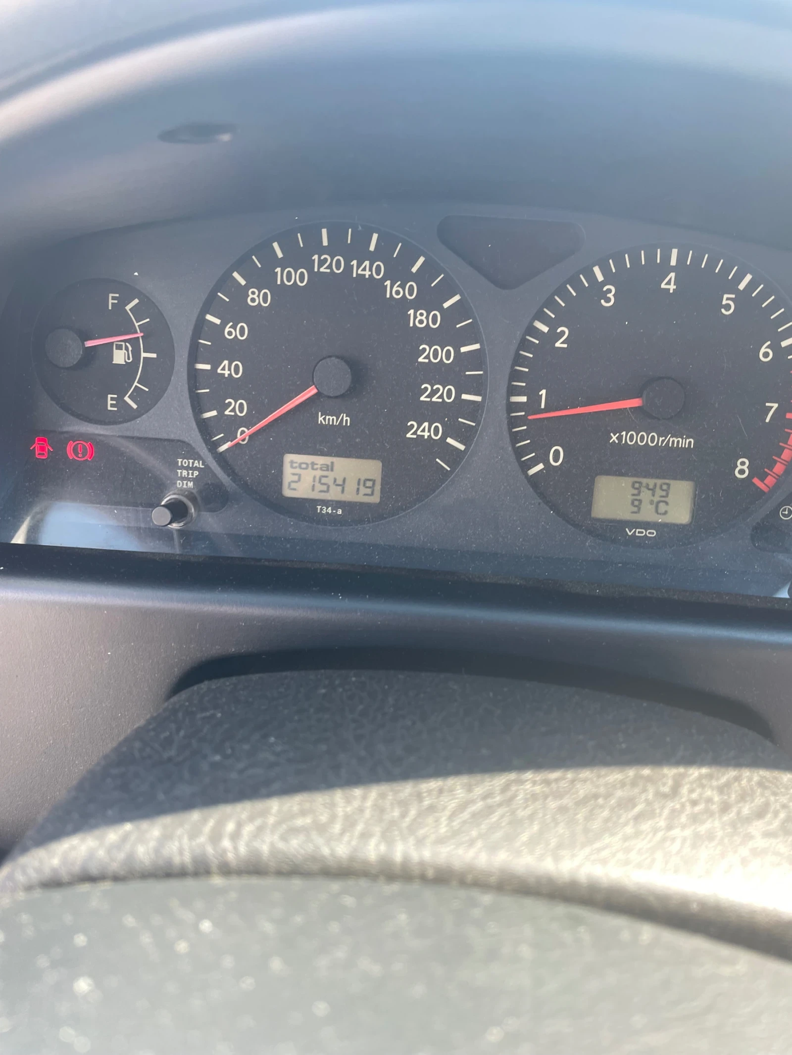 Toyota Avensis 1.6 , снимка 8 - Автомобили и джипове - 54172993