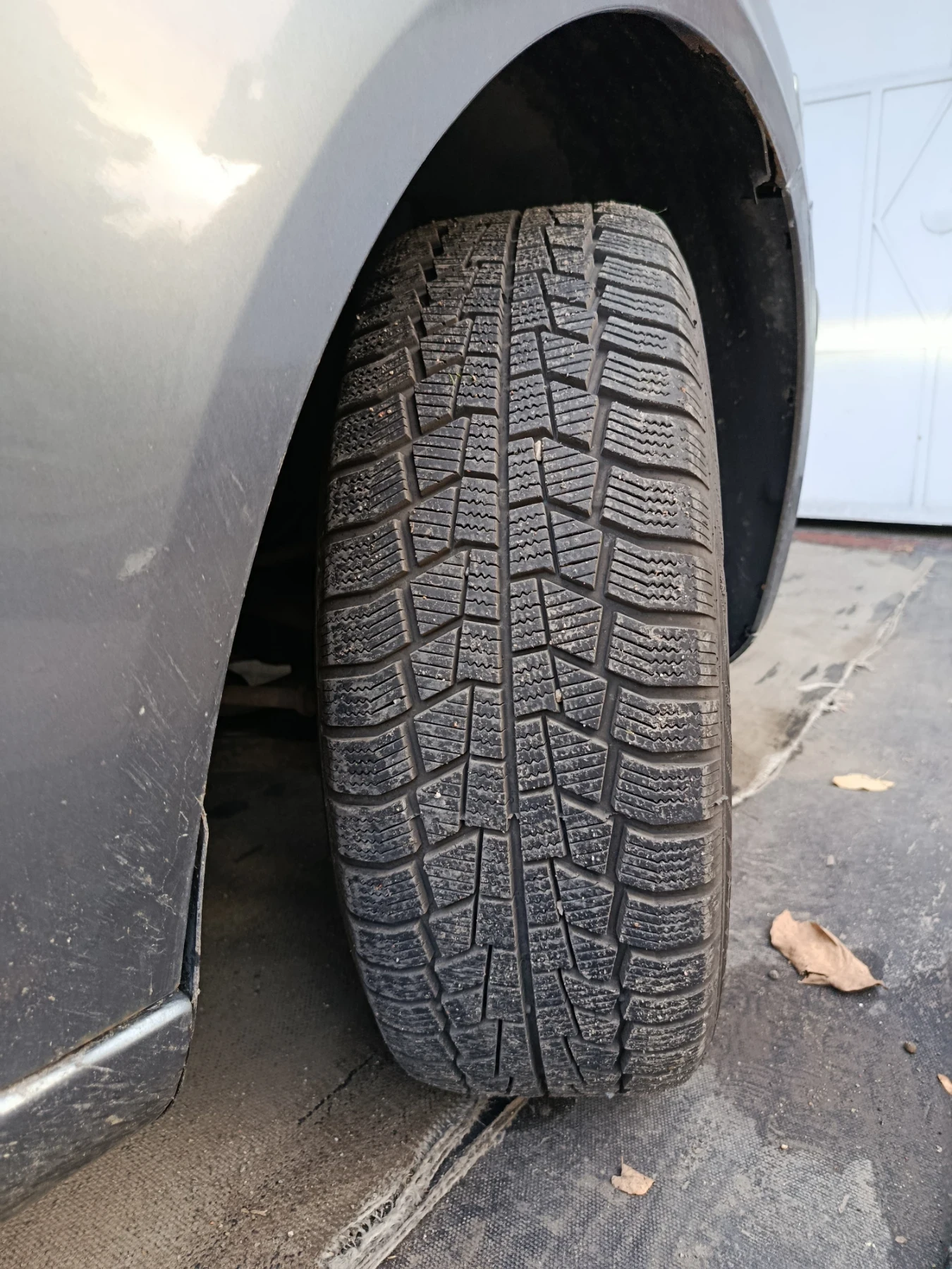 VW Touran, снимка 17 - Автомобили и джипове - 54244811