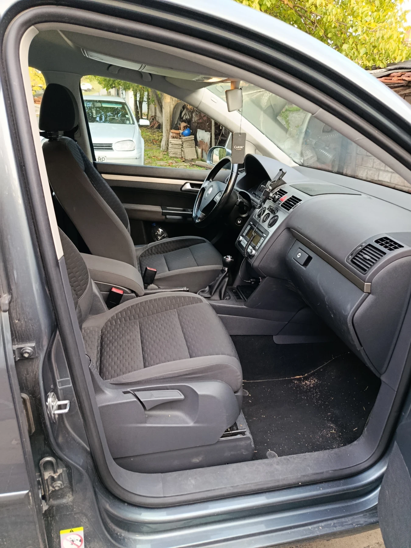 VW Touran, снимка 11 - Автомобили и джипове - 54244811