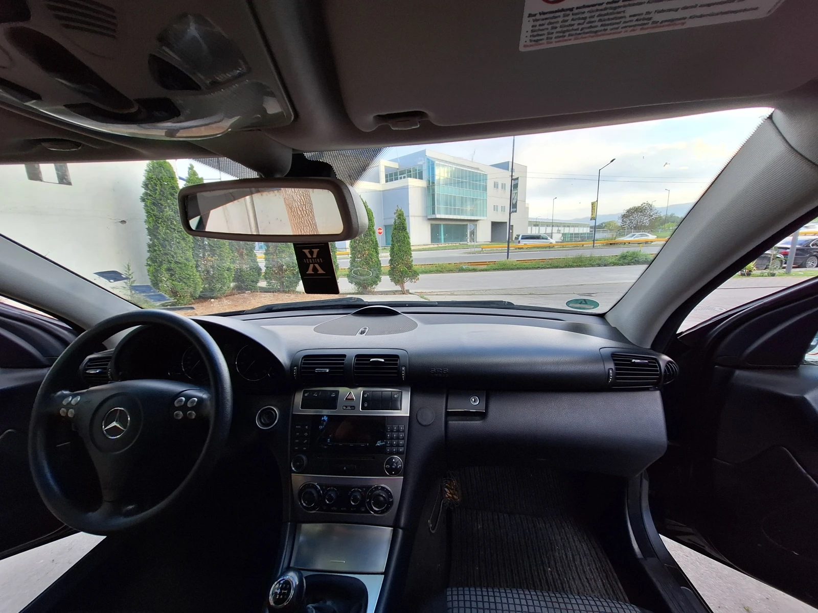 Mercedes-Benz C 180, снимка 9 - Автомобили и джипове - 54346249