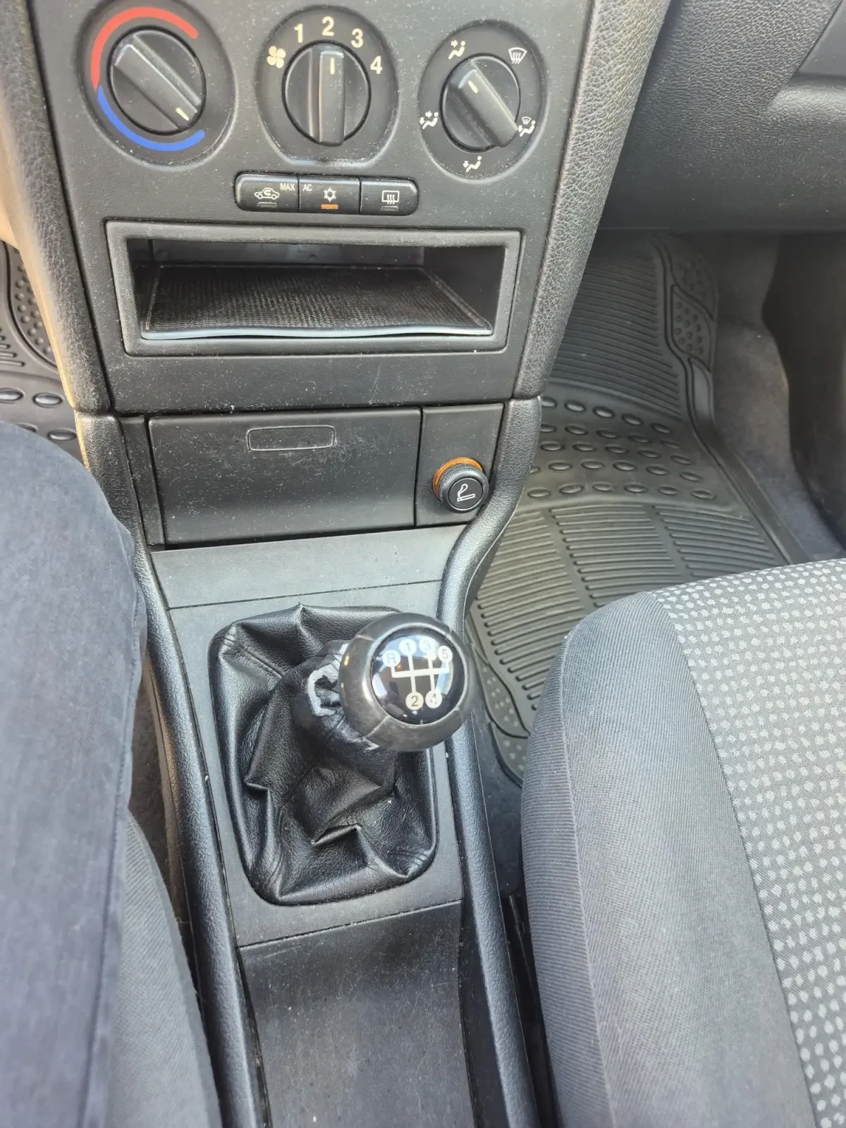 Opel Astra edition, снимка 8 - Автомобили и джипове - 55259632