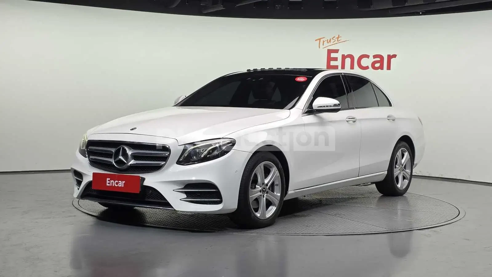 Mercedes-Benz E 220 AMG LINE HEAD UP 360CAM PANORAMA BURMESTER