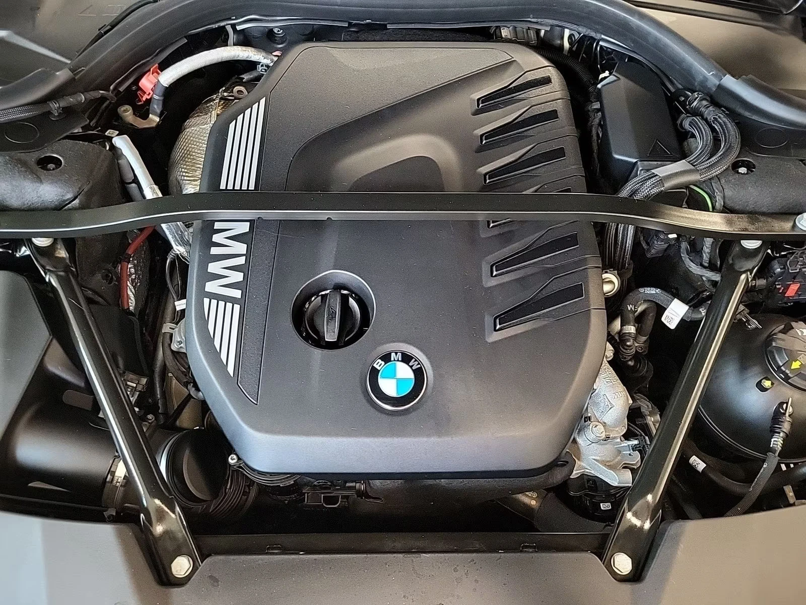 BMW 740 xDRIVE/299HP/M-SPORT/PANO/B&W/360/ACC/768z, снимка 5 - Автомобили и джипове - 55665571