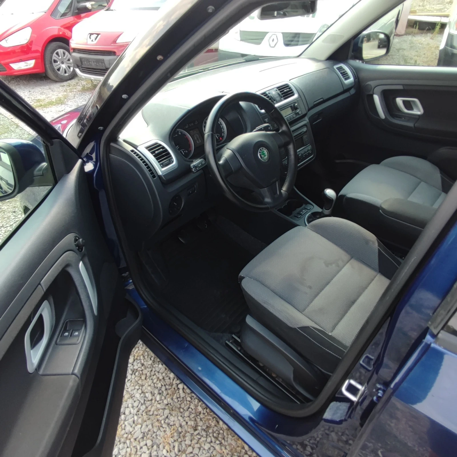 Skoda Fabia 1.4i* RS* KLIMATRONIK* 85кс* , снимка 8 - Автомобили и джипове - 55752321