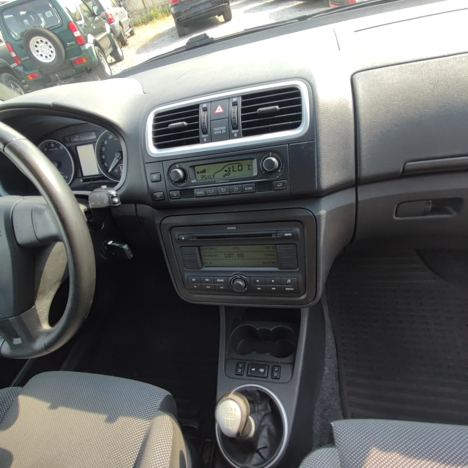 Skoda Fabia 1.4i* RS* KLIMATRONIK* 85кс* , снимка 11 - Автомобили и джипове - 55752321