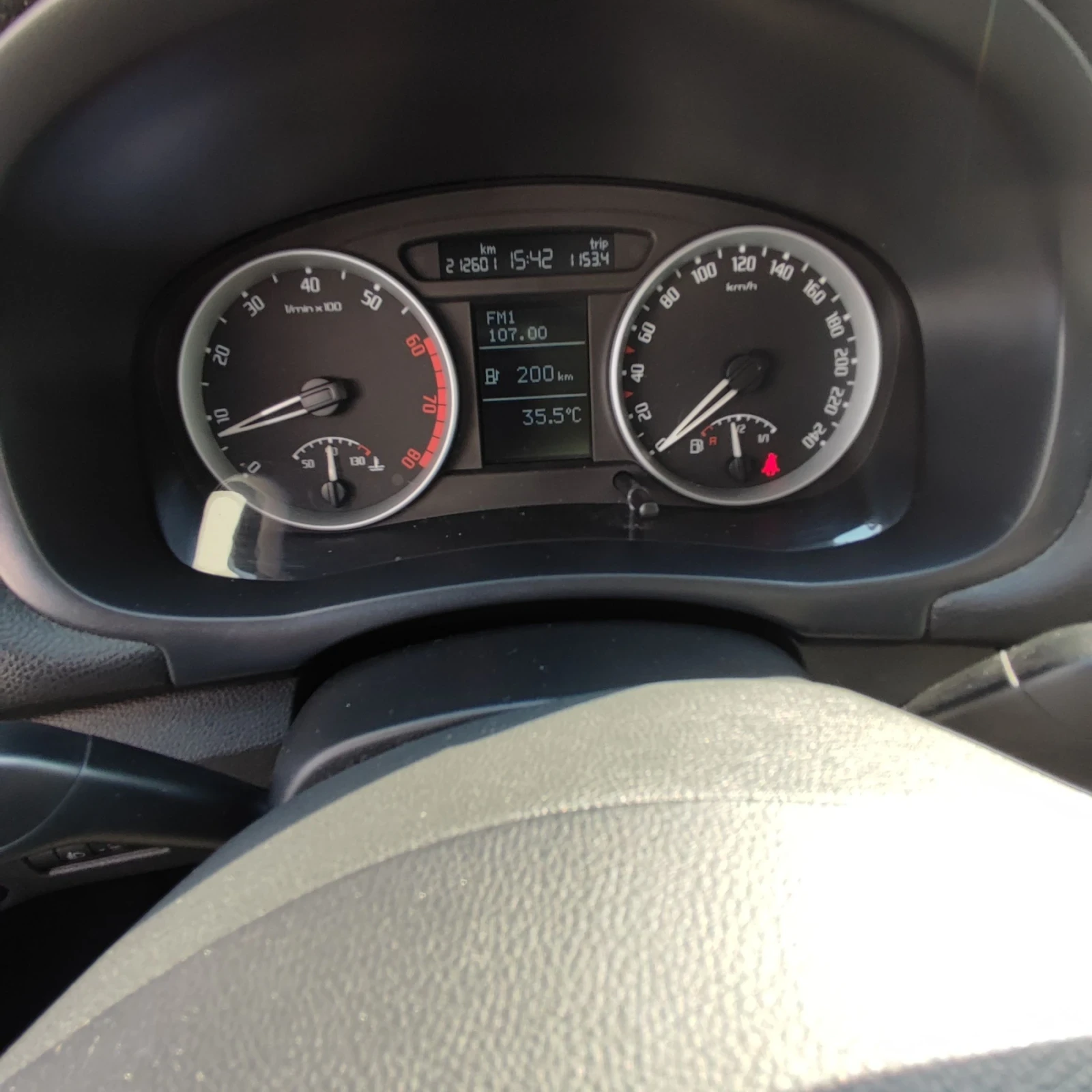 Skoda Fabia 1.4i* RS* KLIMATRONIK* 85кс* , снимка 10 - Автомобили и джипове - 55752321