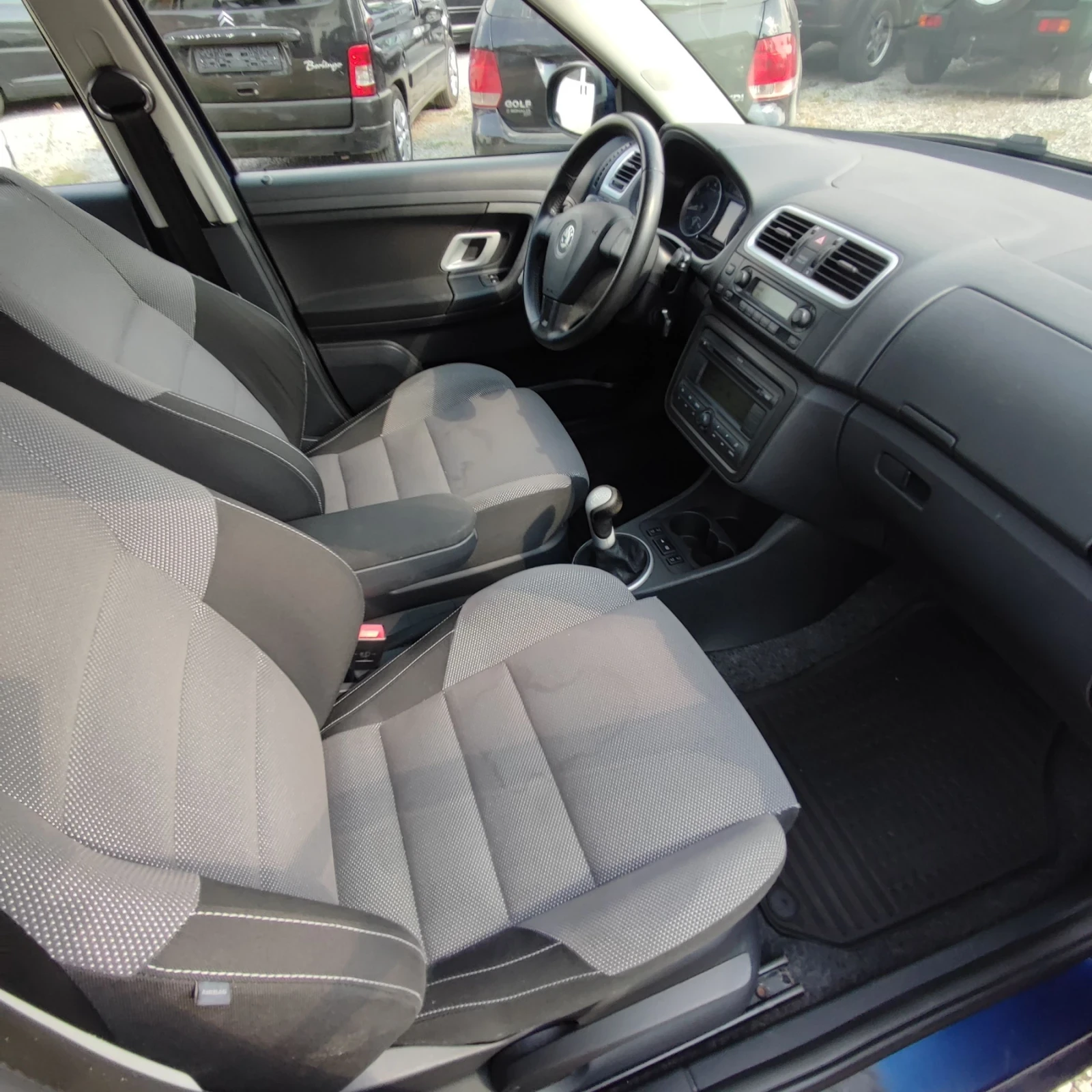 Skoda Fabia 1.4i* RS* KLIMATRONIK* 85кс* , снимка 12 - Автомобили и джипове - 55752321