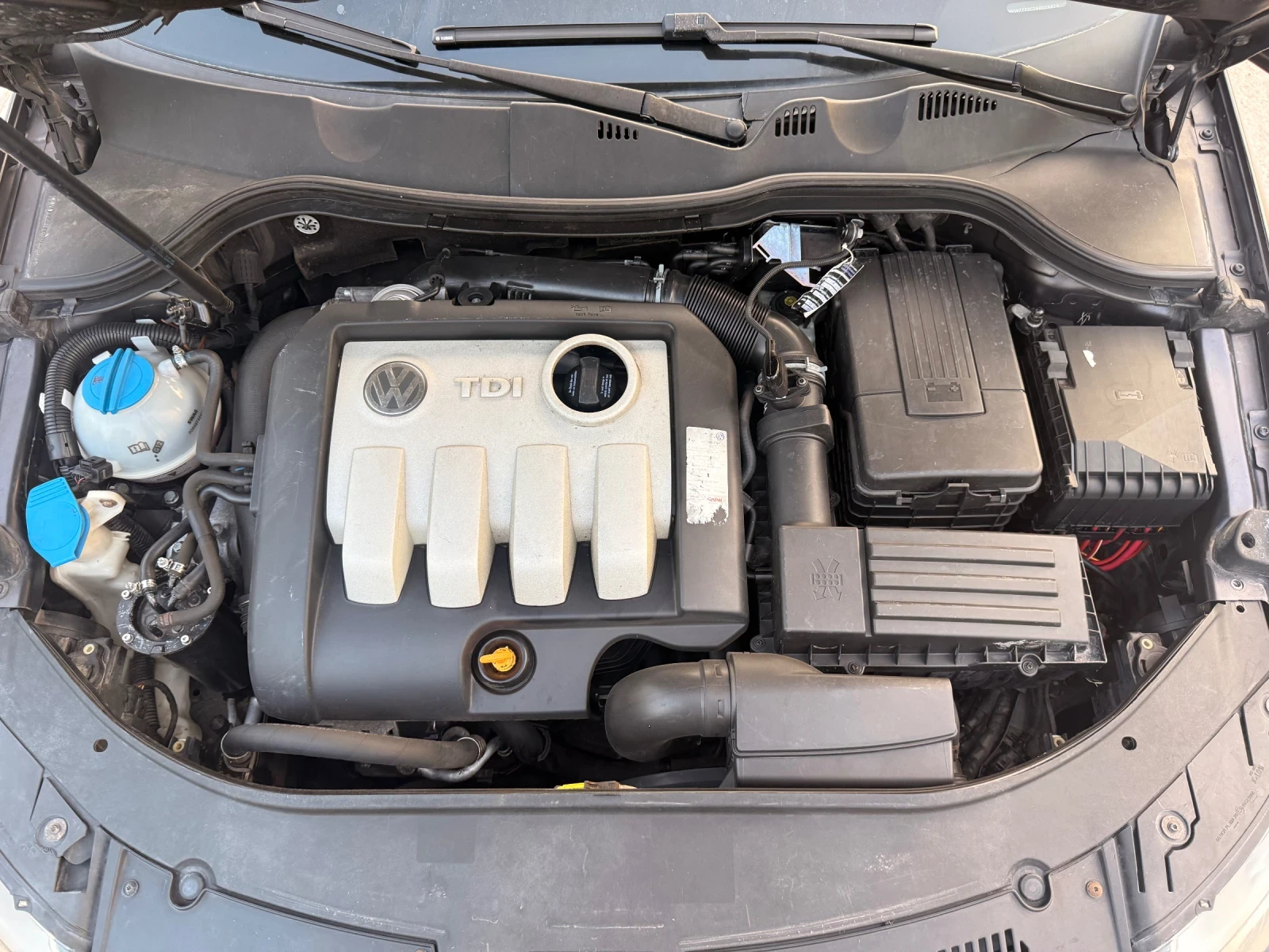 VW Passat 1.9 TDi, снимка 7 - Автомобили и джипове - 55805303