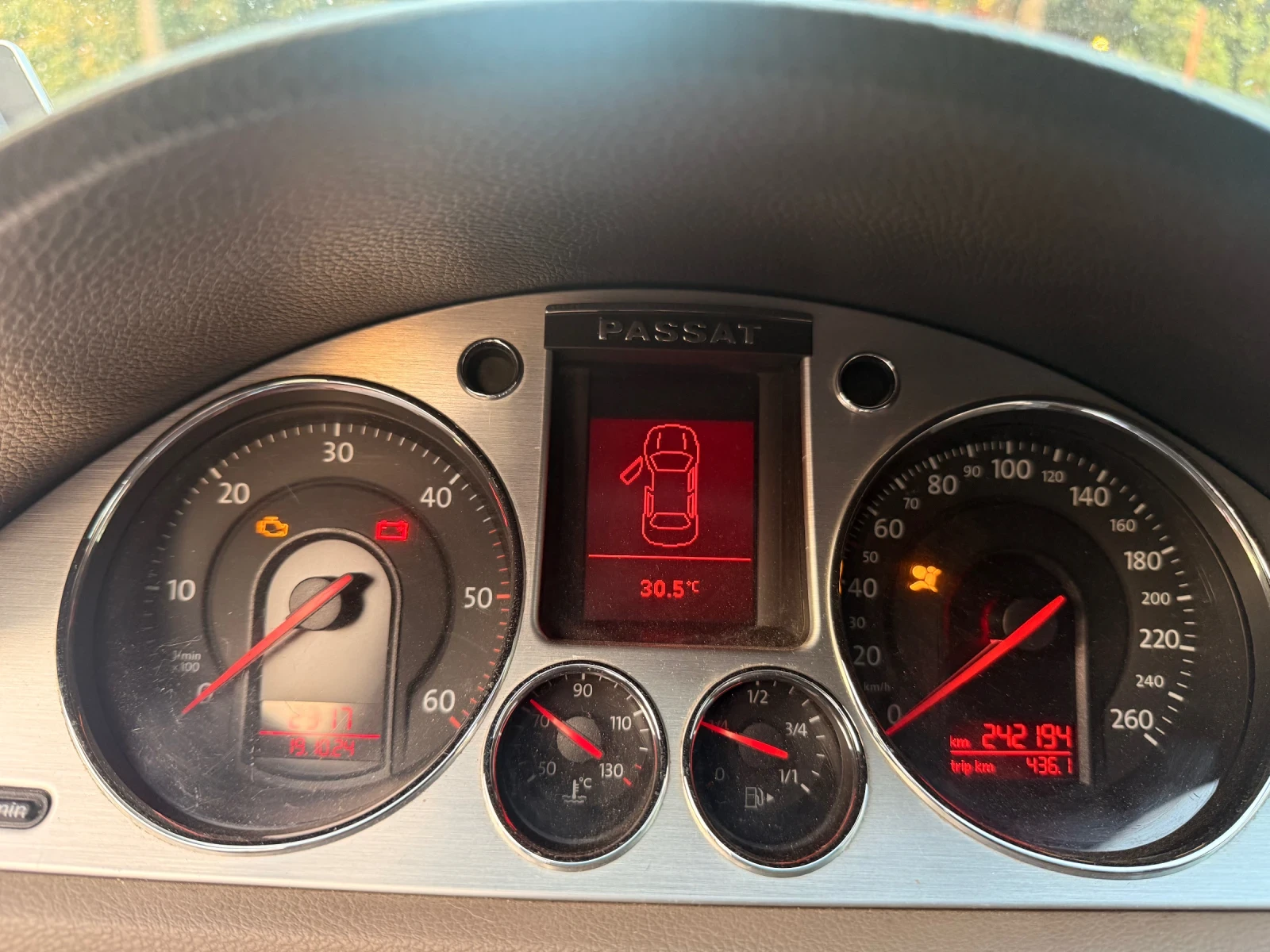 VW Passat 1.9 TDi, снимка 8 - Автомобили и джипове - 55805303