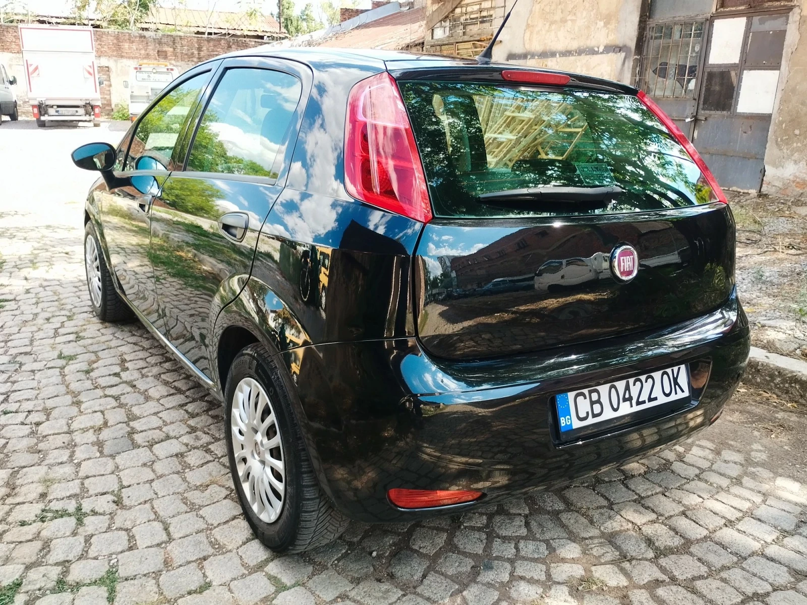 Fiat Punto 1.2i BENZIN /GAS EURO 6, снимка 5 - Автомобили и джипове - 55943758