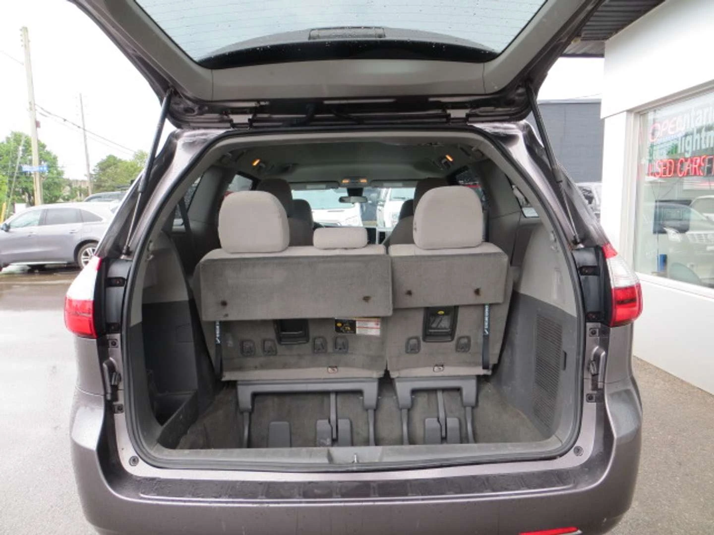 Toyota Sienna, снимка 10 - Автомобили и джипове - 56020281