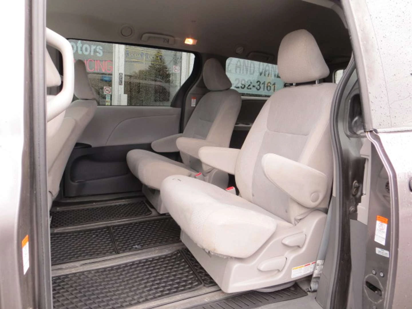 Toyota Sienna, снимка 9 - Автомобили и джипове - 56020281
