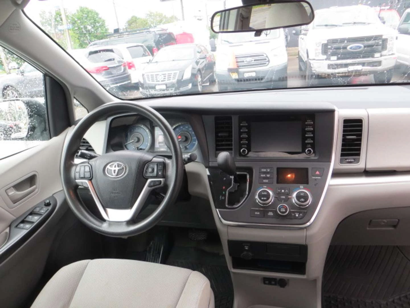 Toyota Sienna, снимка 13 - Автомобили и джипове - 56020281