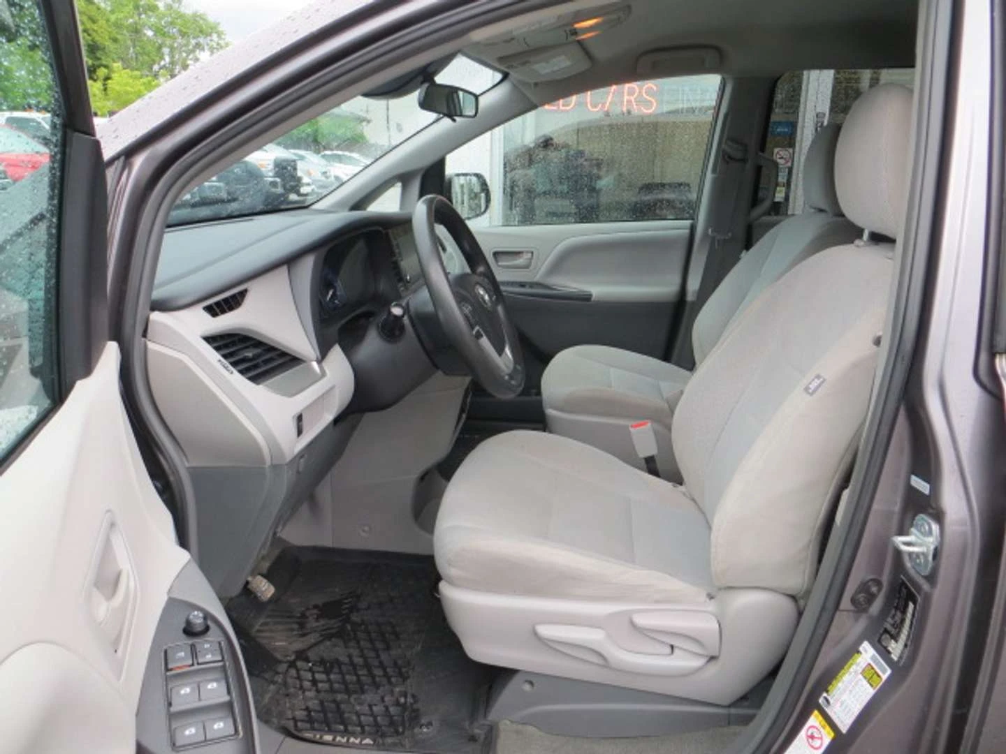 Toyota Sienna, снимка 8 - Автомобили и джипове - 56020281