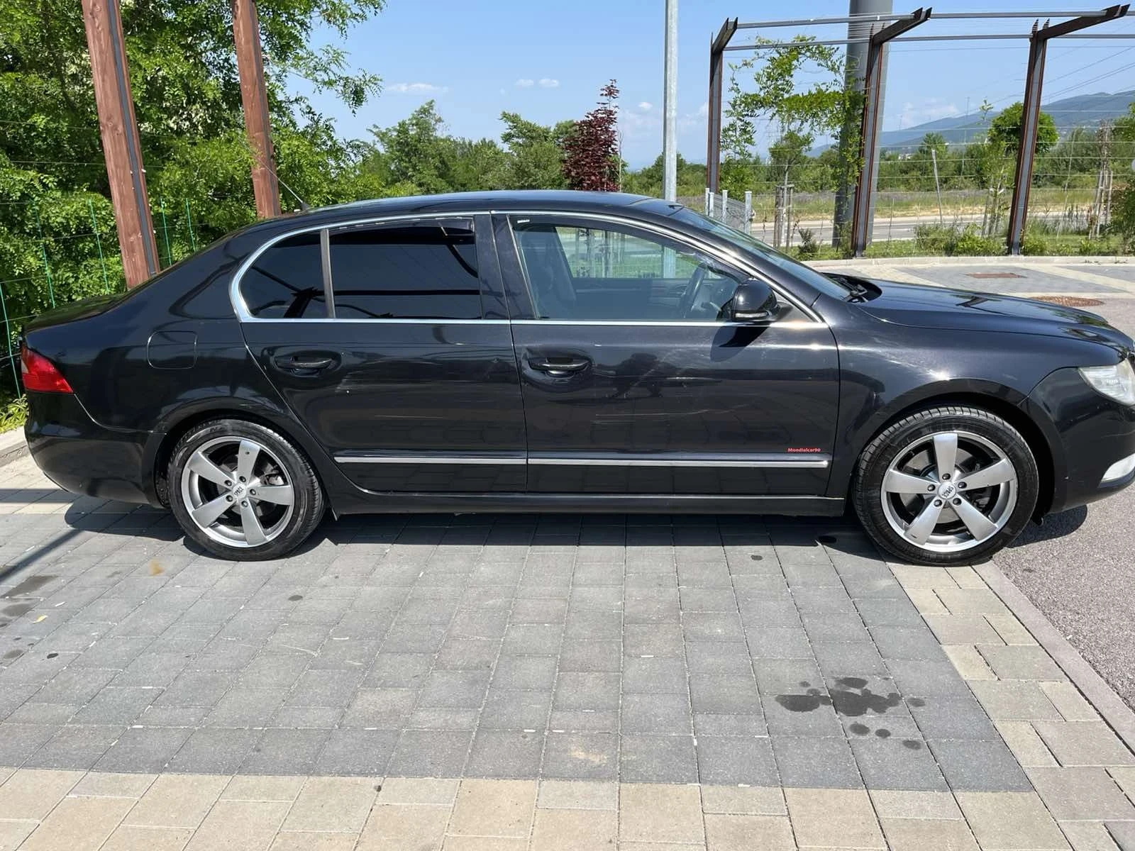 Skoda Superb 2.0TDI/140к.с, снимка 3 - Автомобили и джипове - 56022129