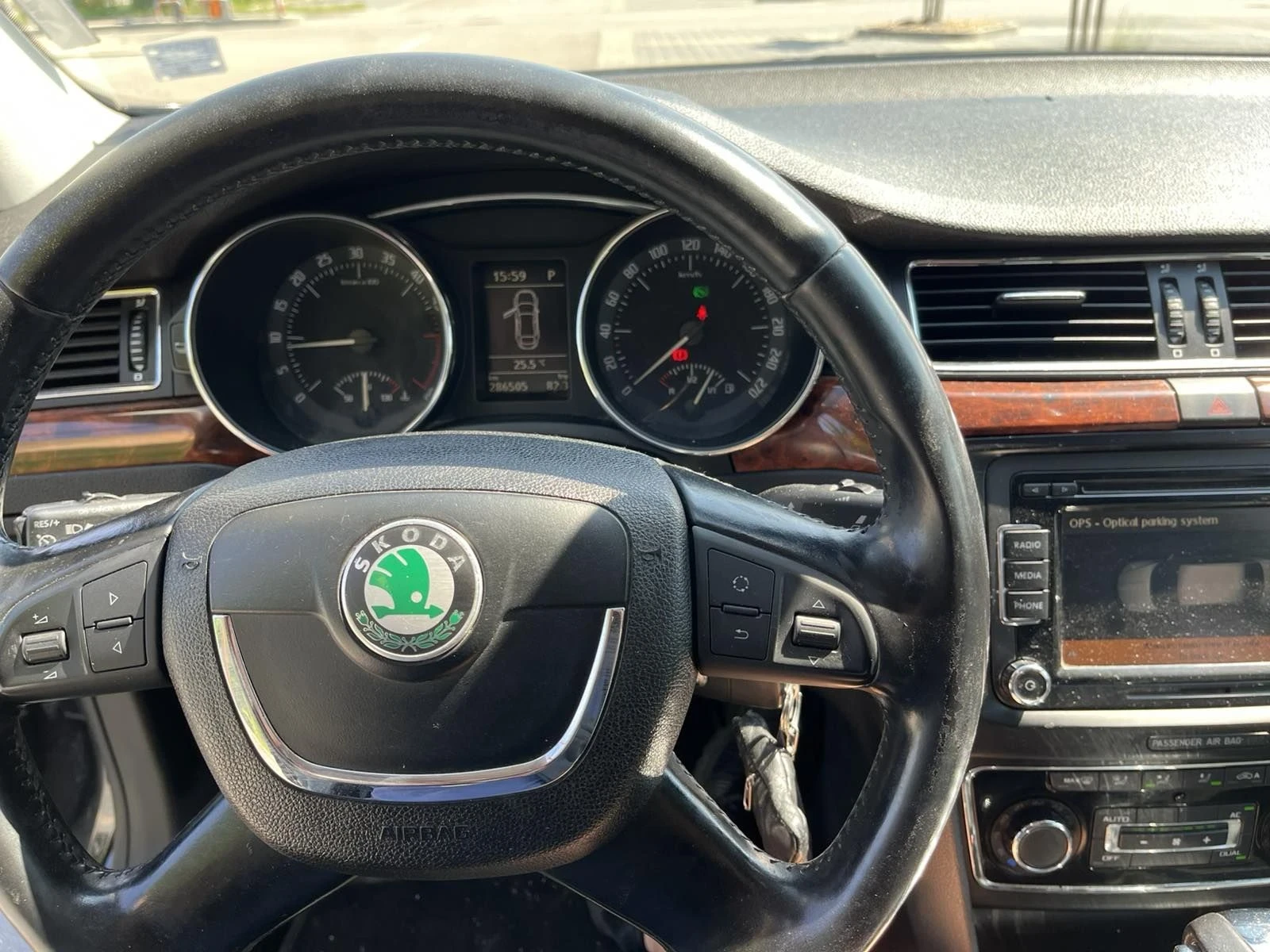 Skoda Superb 2.0TDI/140к.с, снимка 11 - Автомобили и джипове - 56022129
