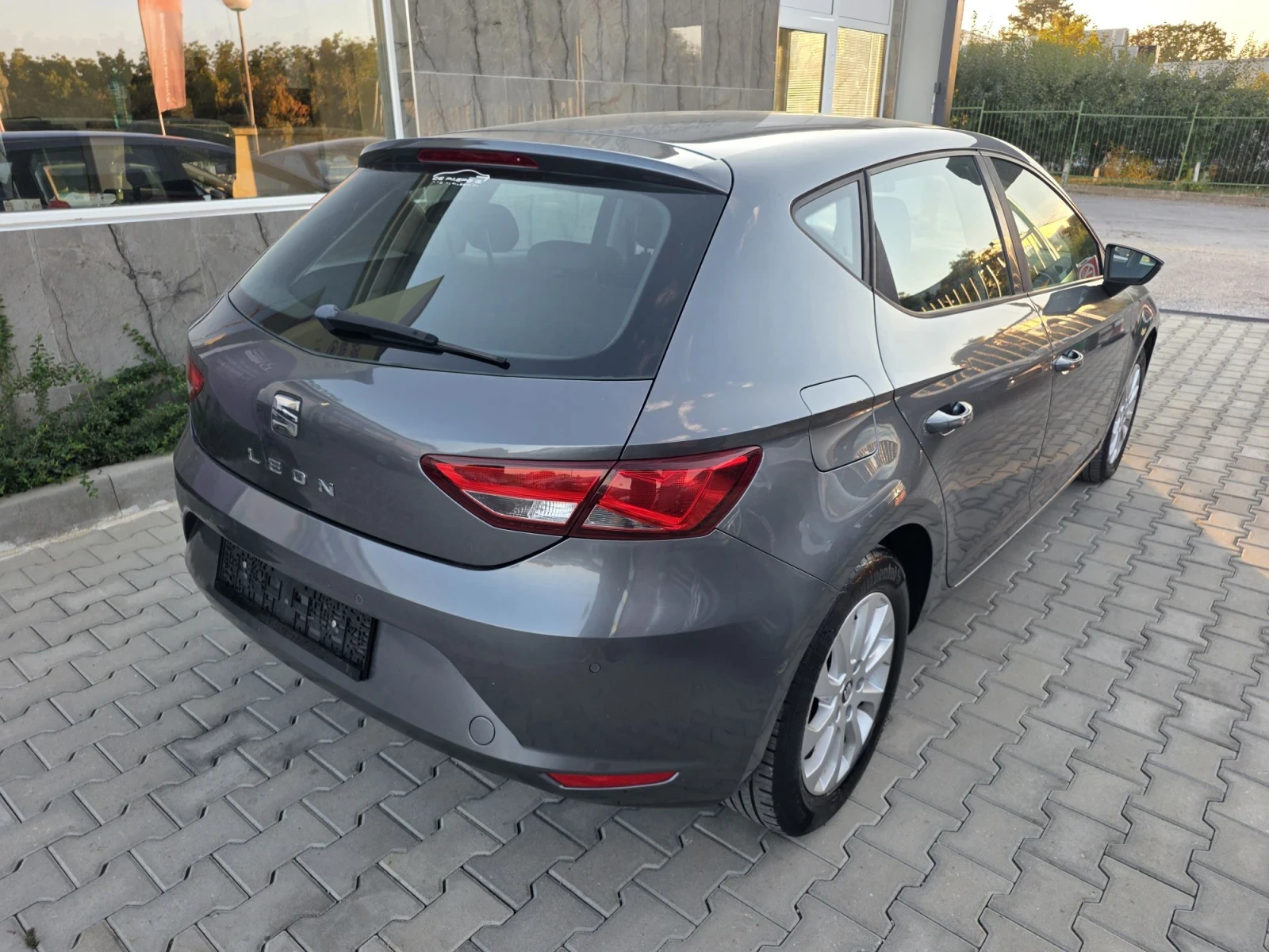 Seat Leon DSG, снимка 4 - Автомобили и джипове - 56120707