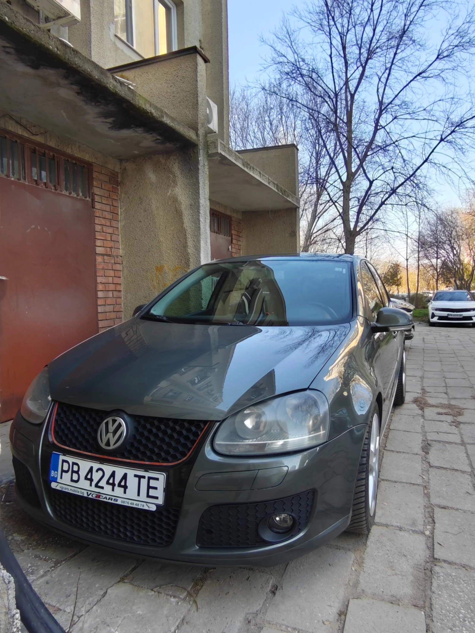 VW Golf, снимка 2 - Автомобили и джипове - 56377808