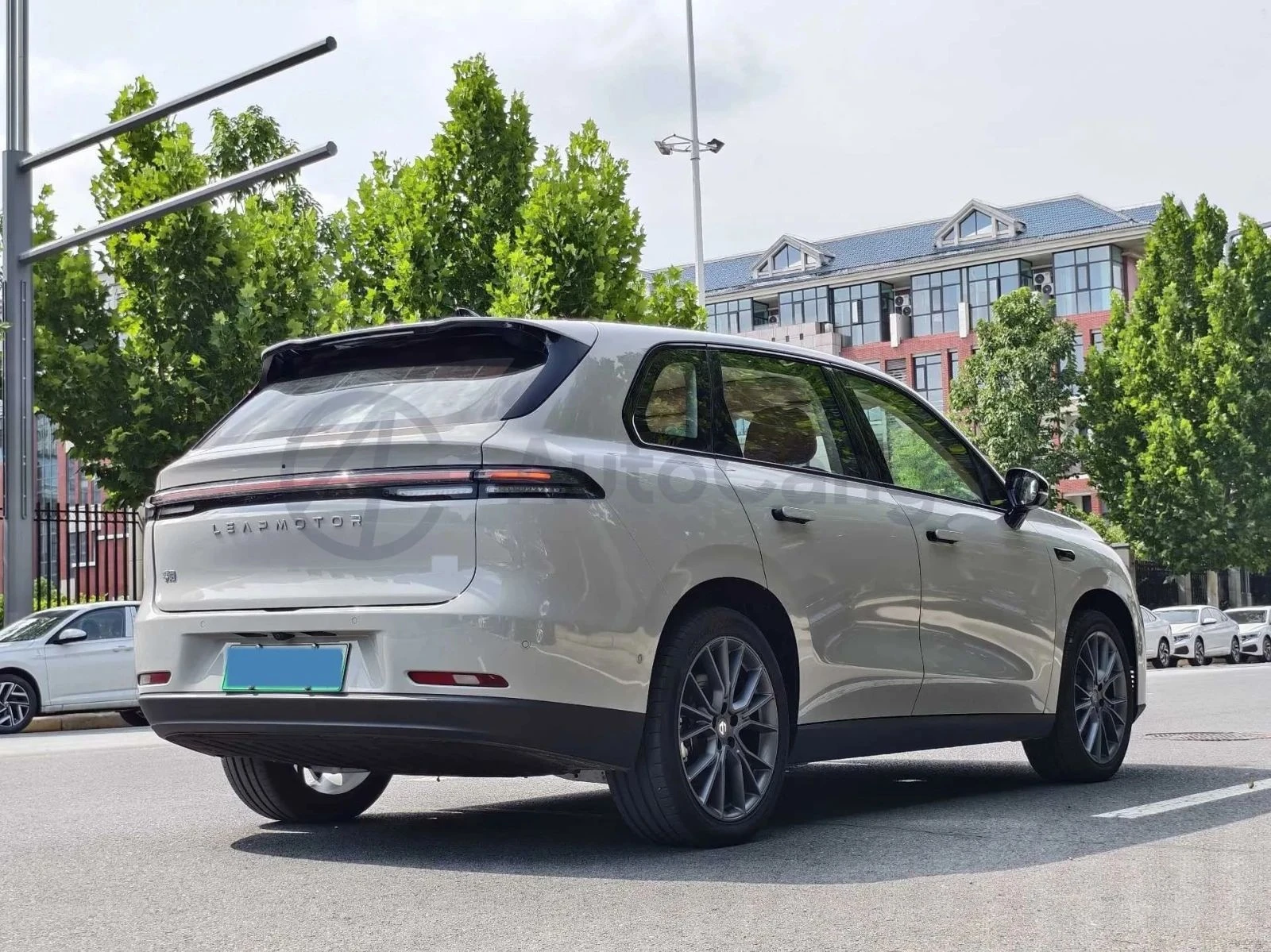 Leapmotor C10, снимка 2 - Автомобили и джипове - 56689062