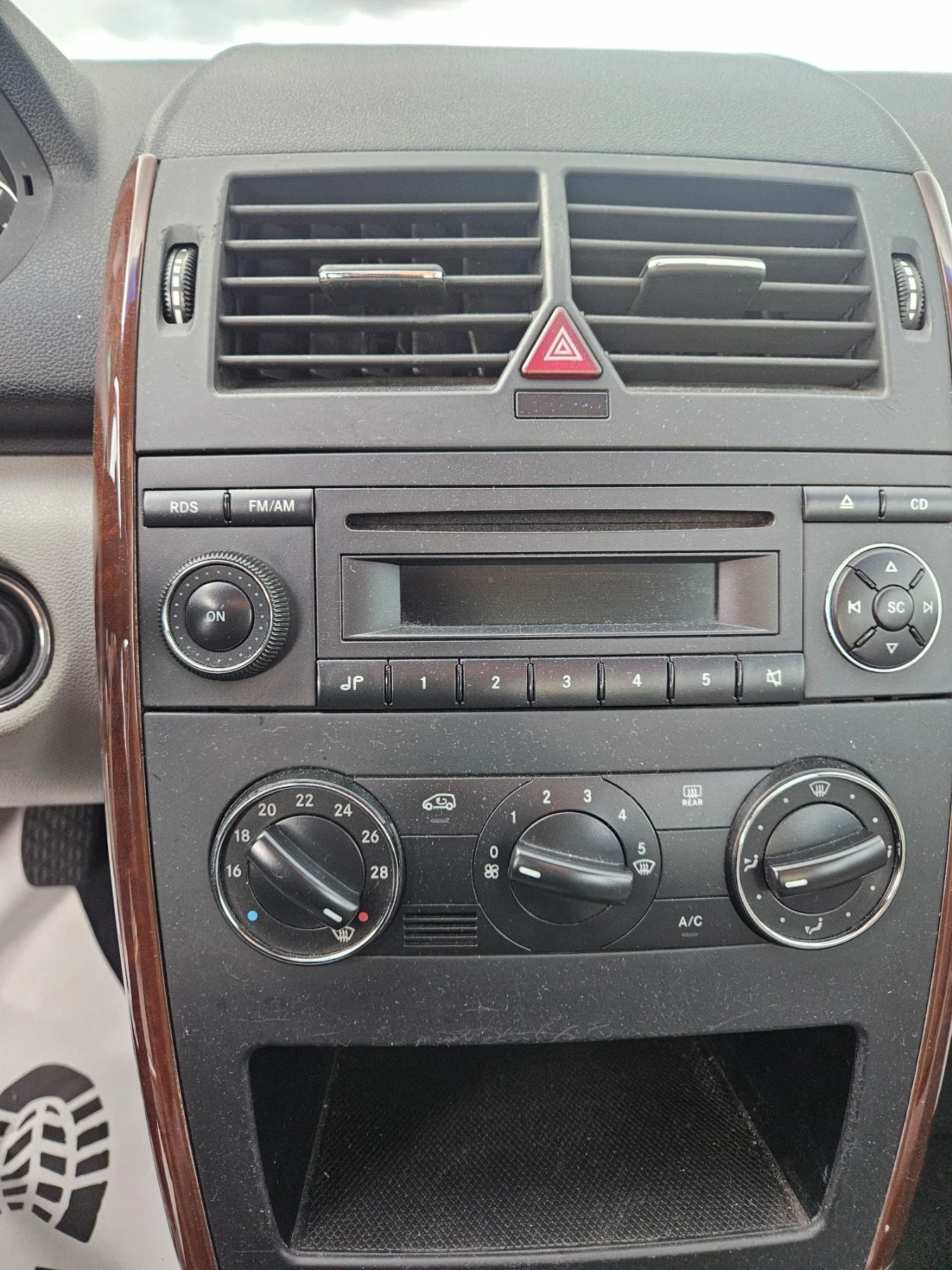 Mercedes-Benz A 180 2.0CDI, снимка 12 - Автомобили и джипове - 56707582