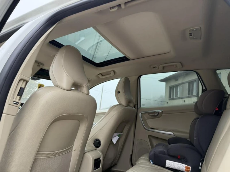Volvo XC60 3.2, снимка 7 - Автомобили и джипове - 52575268