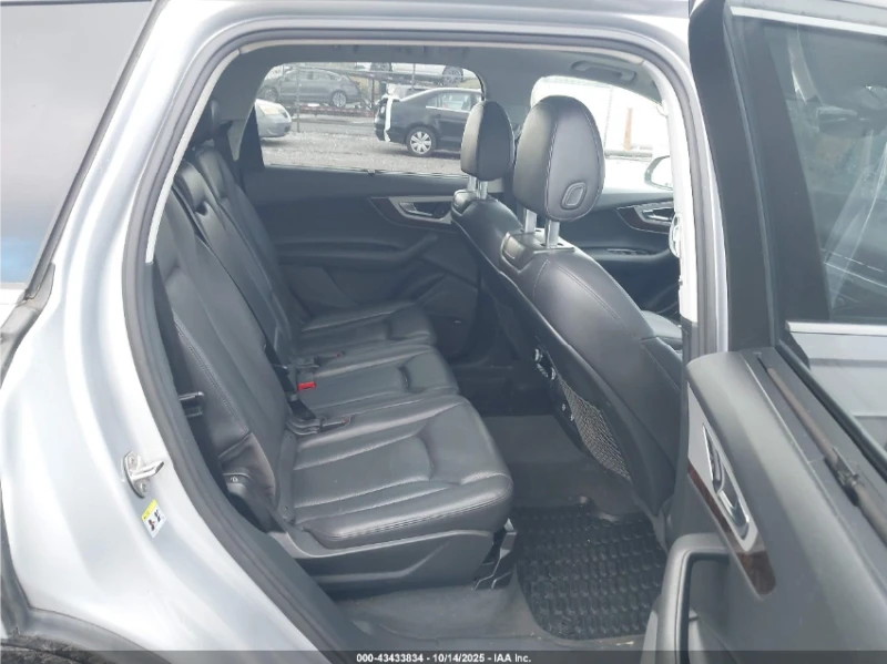 Audi Q7 DIGITAL* BOSE* OБДУХВАНЕ* ПОДГРЕВ* 360, снимка 9 - Автомобили и джипове - 52910862