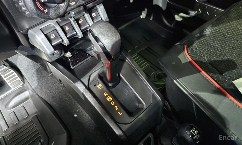 Suzuki Jimny, снимка 9 - Автомобили и джипове - 53271353