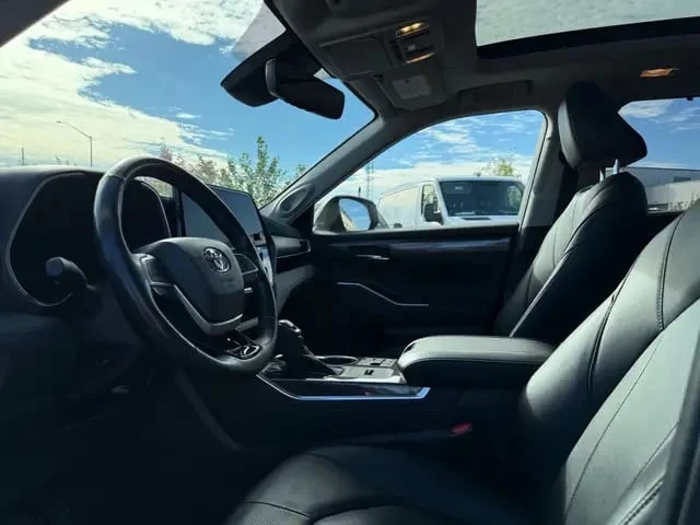 Toyota Highlander / Hybrid Limited AWD / ОБДУХВАНЕ / 360  / JBL /, снимка 17 - Автомобили и джипове - 53361210