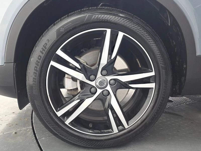 Volvo XC40 B4 R-Design| 252к.с.| ВКЛ.ТЕХНОТЕСТ, снимка 5 - Автомобили и джипове - 55222886