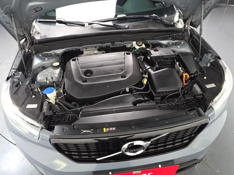 Volvo XC40 B4 R-Design| 252к.с.| ВКЛ.ТЕХНОТЕСТ, снимка 6 - Автомобили и джипове - 55222886