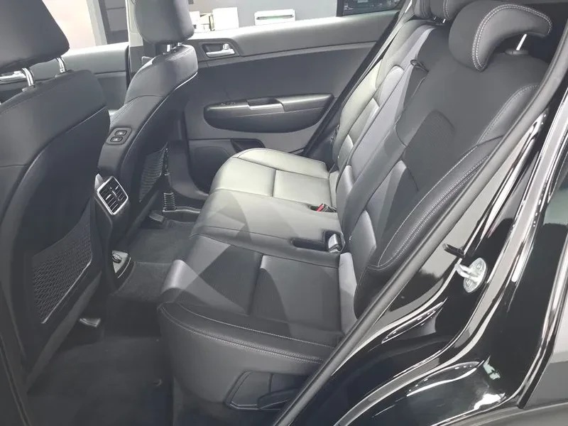 Kia Sportage Diesel 1.6 2Wd Prestige, снимка 12 - Автомобили и джипове - 56287200