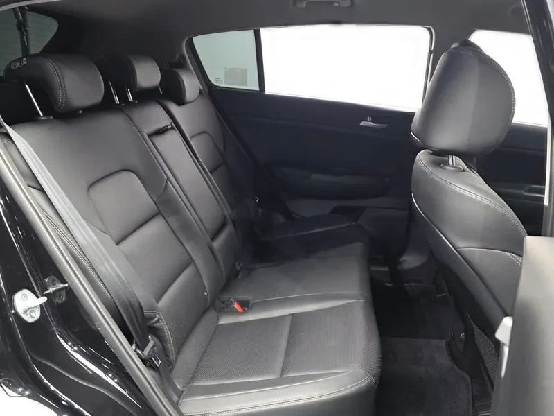 Kia Sportage Diesel 1.6 2Wd Prestige, снимка 11 - Автомобили и джипове - 56287200