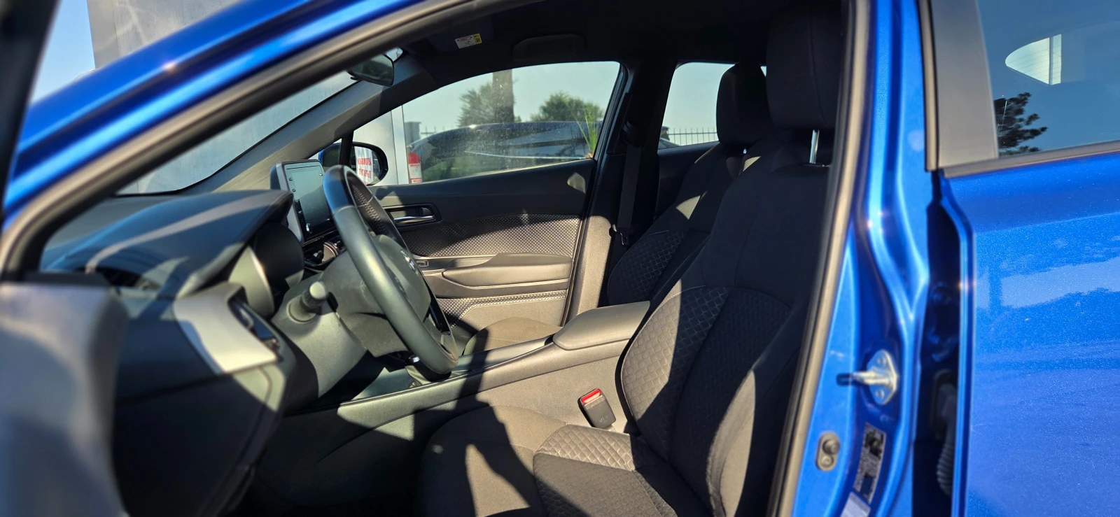 Toyota C-HR ГАРАНЦИЯ FACELIFT  1.8 HYBRID - изображение 8