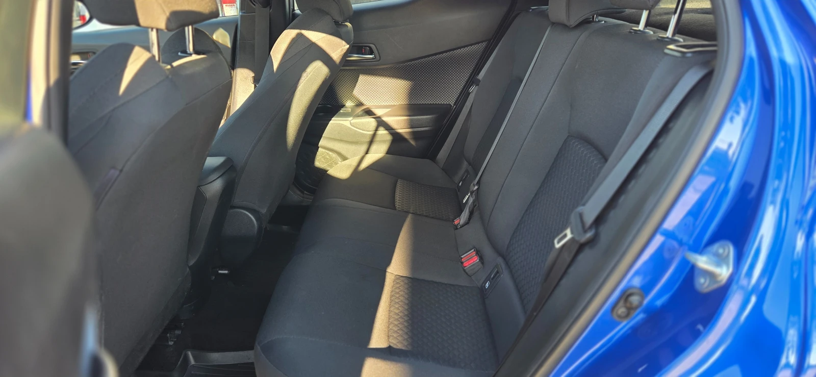 Toyota C-HR ГАРАНЦИЯ FACELIFT  1.8 HYBRID - изображение 9