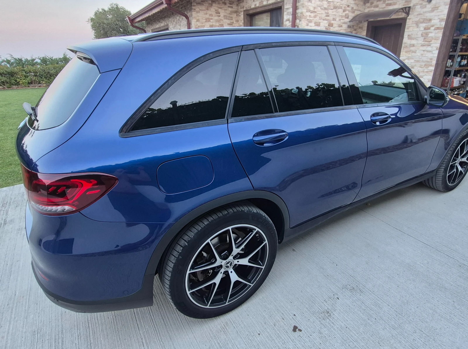 Mercedes-Benz GLC 300 AMG - изображение 2