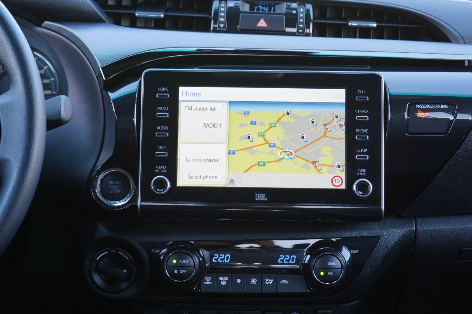 Toyota Hilux 2.8d* INVINCIBLE* JBL* KEYLESS* 360CAM* DISTR* ГАР, снимка 9 - Автомобили и джипове - 54597547